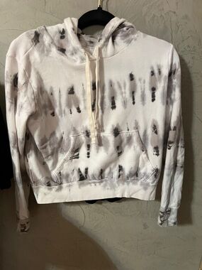 Women’s White Tie-Dye Hoodie Sweater